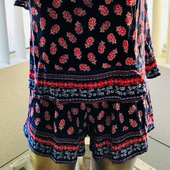 UNI-SHOULDER Ruffled Floral SHORTS SET Small - Picture 6 of 8